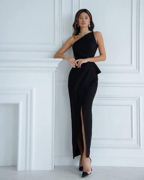 Elegancka sukienka z odkrytym ramieniem 514 czarna, XS